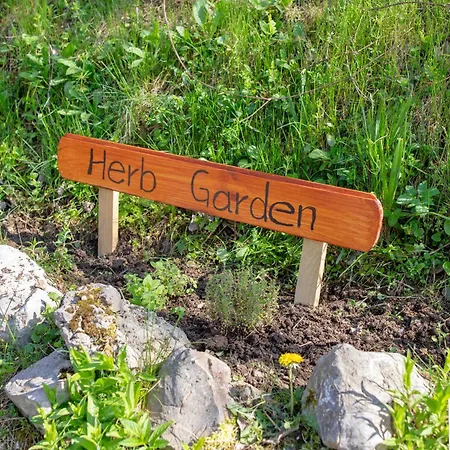 Quiet Family House Butterfly Place Сasa de vacaciones