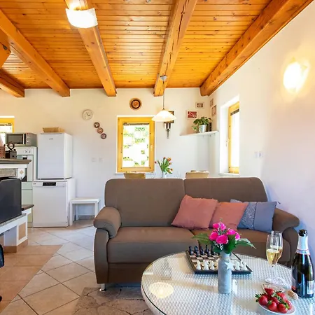 Quiet Family House Butterfly Place בית נופש Dob