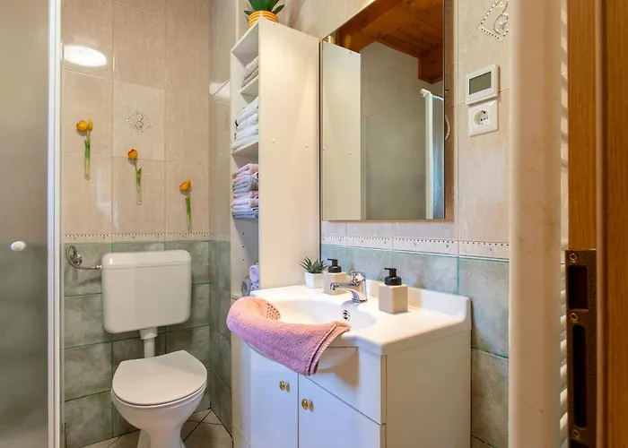 Quiet Family House Butterfly Place Casa de Férias Dob