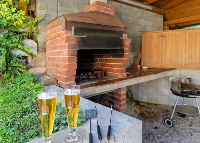Quiet Family House Butterfly Place Casa de Férias Dob